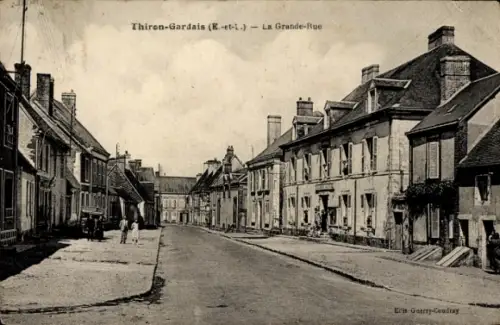 CPA Thiron Gardais Eure et Loir, La Grande Rue