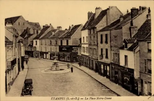 Ak Étampes Essonne, Place Notre-Dame