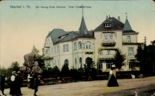 Ak Oberhof im Thüringer Wald, Hotel Schweizerhaus, Am Herzog Ernst Denkmal