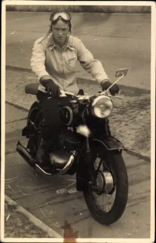 Foto Ak Motorradfahrer, Motorrad