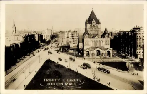 Ak Boston Massachusetts USA, Trinity Church, Boston, Straßenbahnen, Stadtansicht