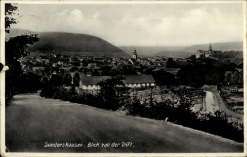 Ak Sondershausen im Kyffhäuserkreis Thüringen,  Blick von der Trift, Landschaft, Kirche, Straße