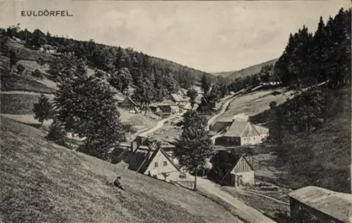 Ak Euldörfel Eulengebirge Schlesien, Landschaftsbild, Hügel, Bäume, mehrere Häuser, ländliche ...