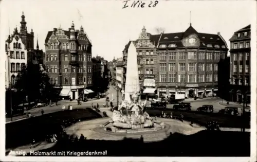 Ak Gdańsk Danzig, Holzmarkt, Kriegerdenkmal