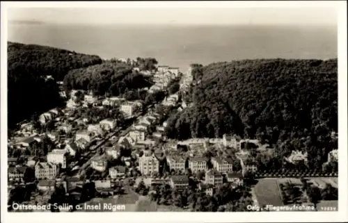 Ak Ostseebad Sellin auf Rügen, Ostseebad  Fliegeraufnahme, Insel Rügen, Küstenansicht