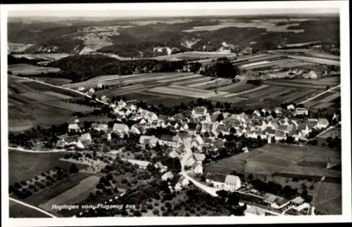Ak Hayingen auf der Schwäbischen Alb, Luftaufnahme von  ländliche Umgebung, viele Häuser