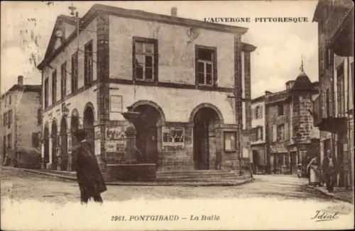 Ak Pontgibaud Puy de Dôme, Stadtansicht mit markantem Gebäude,  Architektur, Menschen auf der Str
