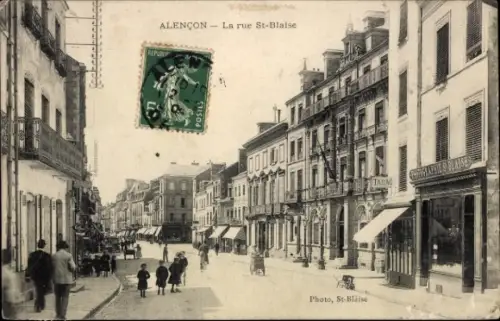 Ak Alencon Orne, ALENÇON, La rue St-Blaise, alte Architektur, Straßenansicht, Menschen und Kinder