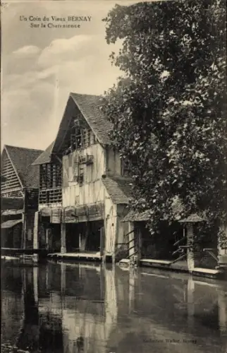 Ak Bernay Eure, Sur la Charentonne, Fachwerkhaus