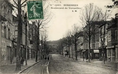 Ak Suresnes Hauts de Seine, Boulevard de Versailles, Straßenszene, Bäume,  Gebäude