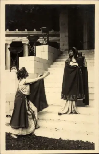 Ak Schauspielerinnen Blad und Brincken, Szene aus Antigone
