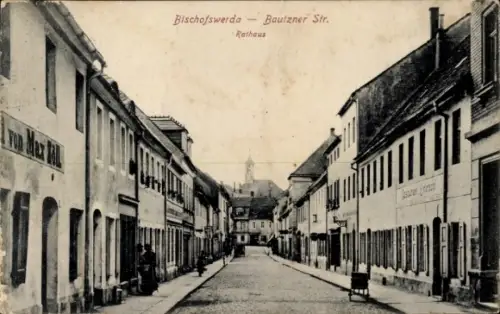 Ak Bischofswerda in Sachsen, Bautzner Str., Rathaus, Geschäfte