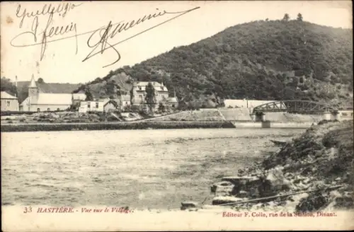 Ak Hastière Wallonien Namur, Vue sur le Village, Blick auf Ortschaft, Wasserpartie mit Brücke