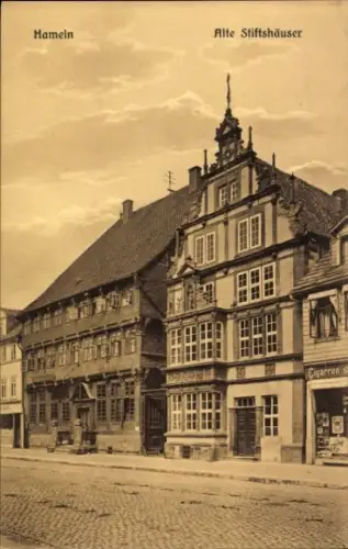 Ak Hameln an der Weser Niedersachsen, Alte Stiftshäuser,  Geese, Cigarren
