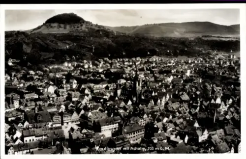 Ak Reutlingen in Württemberg, Stadtansicht  Achalm, viele Häuser, Schwarz-Weiß-Fotografie
