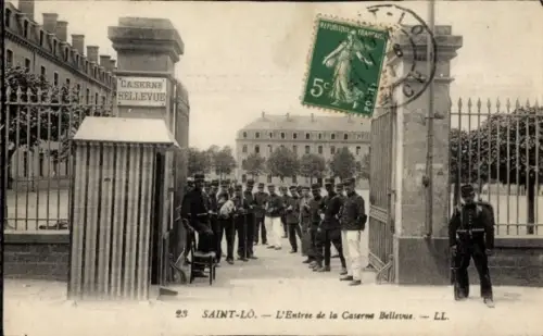 Ak Saint Lô Manche, L'ntree de la Caserne Bellevue