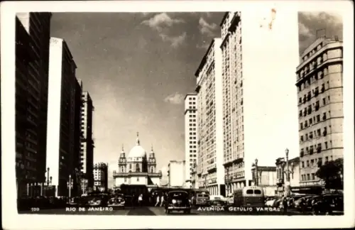 Ak Rio de Janeiro Brasilien, Avenida Getulio Vargas,  Gebäude, Autos, Stadtansicht