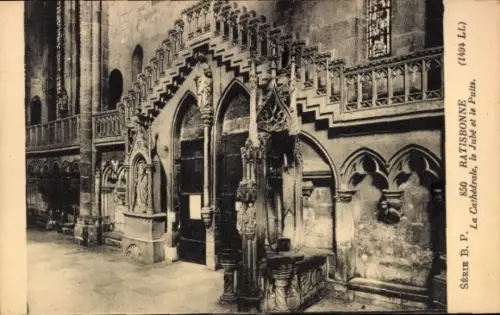 Ak Regensburg an der Donau Oberpfalz, Kathedrale St. Peter, Lettner und Brunnen