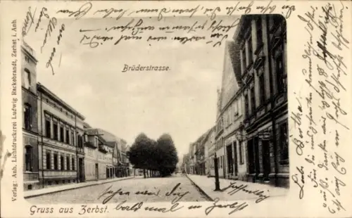 Ak Zerbst in Anhalt, Brüderstraße, Straßenpartie