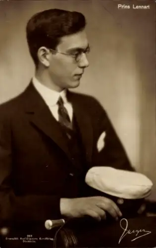 Ak Prins Lennart, Prinz von Schweden, Schirmmütze, Brille, Seitenansicht