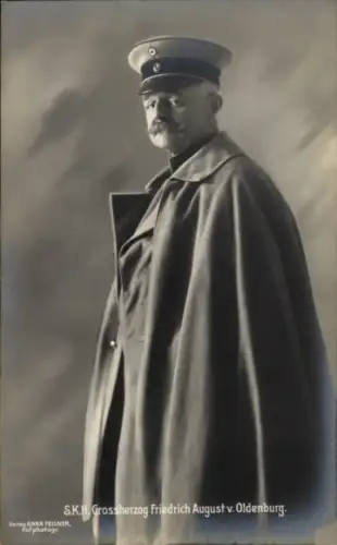 Ak Großherzog Friedrich August von Oldenburg, Portrait in Uniform, Mantel