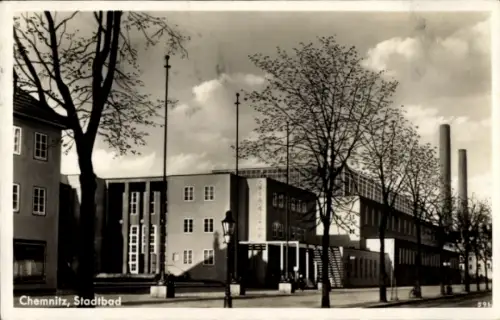 Ak Chemnitz in Sachsen,  Stadtbad, architektonische Darstellung, Bäume, Wolken