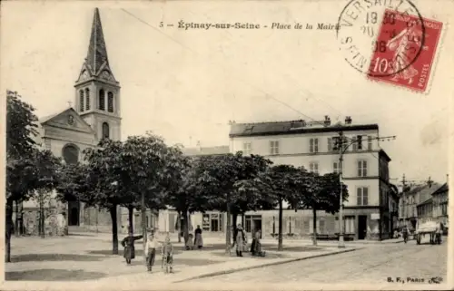 CPA Epinay sur Seine Seine Saint Denis, Place de la Mairie