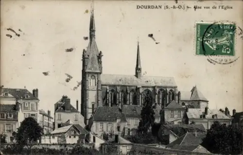 Ak Dourdan Essonne, Stadtansicht, Kirche, Häuser,  aus Dourdan