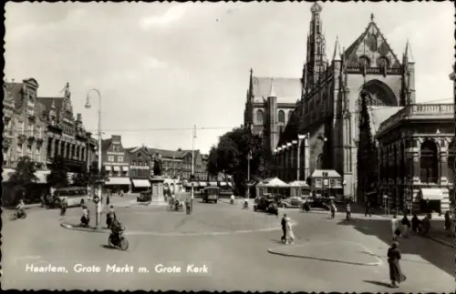 Ak Haarlem Nordholland Niederlande,  Grote Markt, Grote Kerk,  Architektur, Straßenansicht