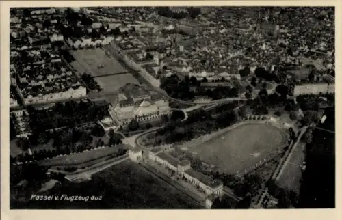 Ak Kassel in Hessen, Luftansicht von  Flugzeugaufnahme, Stadtansicht,  