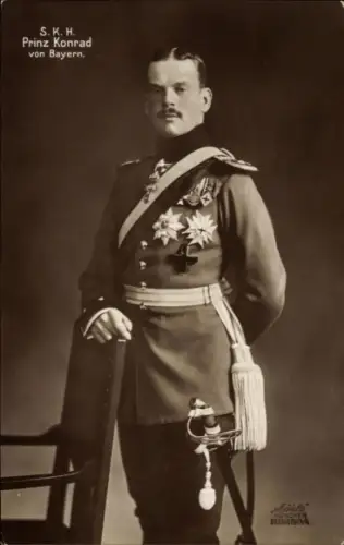 Ak S.K.H. Prinz Konrad von Bayern Wittelsbach, Uniform, Säbel