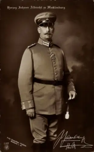 Ak Herzog Johann Albrecht zu Mecklenburg Schwerin, Portrait in Uniform, Orden