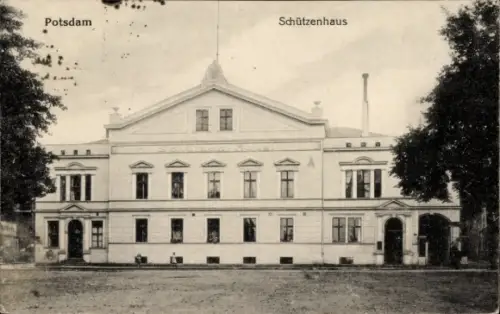 Ak Potsdam, Schützenhaus, Gasthaus Inh. Max Schulz, Schützenstraße 27, Max Planck Straße