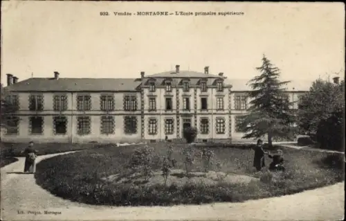 Ak Mortagne Vendée, Schulgebäude