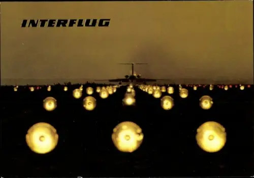 Ak Schönefeld bei Berlin, Flughafen, Landebahn, Landendes Flugzeug, Passagierflugzeug Interflug