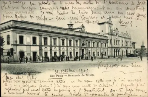 Ak São Paulo Brasilien, Vorderansicht der Akademie der Rechte, Menschen auf der Straße,  Architek