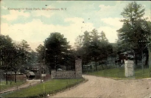 PC Binghamton New York USA, Entrance to Ross Park