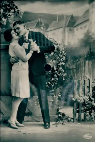 Schallplatten Ak Die Lore am Tore, Weco Tonbild Postkarte, Liebespaar