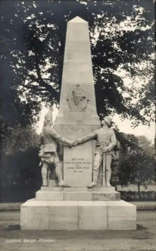 Ak Potsdam, Denkmal I. Garde Regiment zu Fuß, Breite Straße