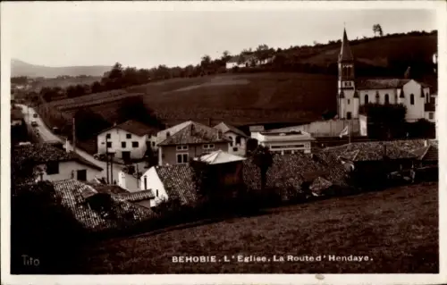 Ak Behobie Pyrénées-Atlantiques, Eglise, La Route d'Hendaye