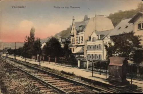 Ak Vallendar am Rhein, An der Chaussee, Bahnstrecke