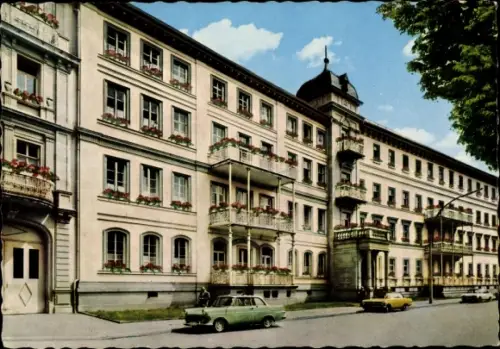 Ak Bad Kissingen Unterfranken Bayern, Hotel Viktoria, Kurheim der Arbeiter Wohlfahrt, Auto