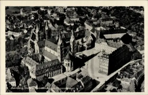 Ak Bamberg in Oberfranken, Fliegeraufnahme, Dom und Residenz