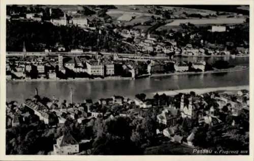 Ak Passau in Niederbayern, Totalansicht vom Ort, Fliegeraufnahme