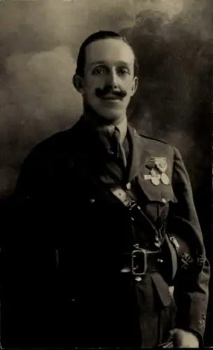 Ak König Alfonso XIII. von Spanien, Portrait in Uniform