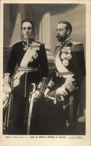 Ak Alfonso XIII, Alfons XIII., König von Spanien, Prince of Wales, George V., Uniform