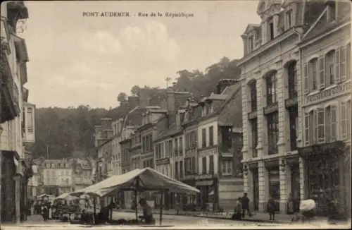 CPA Pont Audemer Eure, Rue de la République