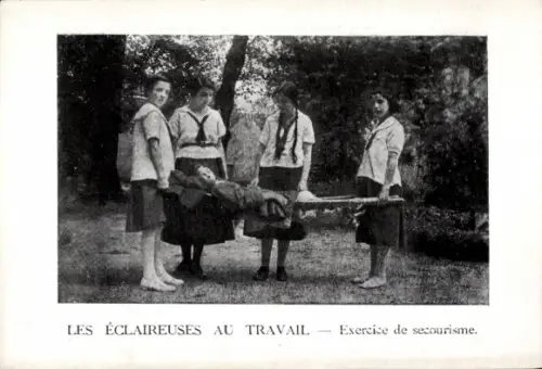 CPA Eclaireuses au Travail, Exercice de secourisme