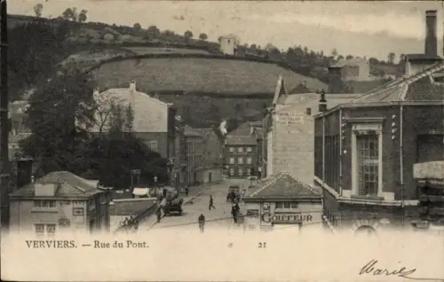 Ak Verviers Wallonien Lüttich,  Rue du Pont, Straßenansicht, Personen, Fahrzeuge
