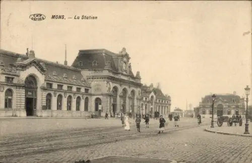 Ak Mons Wallonien Hennegau, Bahnhof  Menschen auf der Straße,  